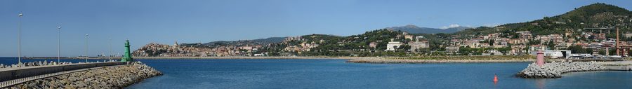 Panorama von Imperia mit Porto Maurizio und Oneglia an der ligurischen Küste