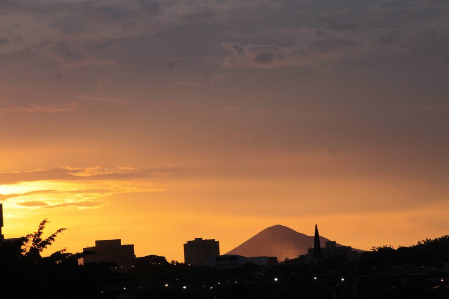 Sonnenuntergang über Barquisimeto, aufgenommen von der Flor de Venezuela.