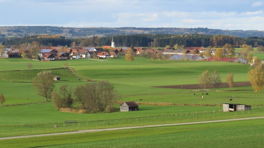 Erisried in der Gemeinde Stetten im Landkreis Unterallgäu aus südöstlicher Richtung