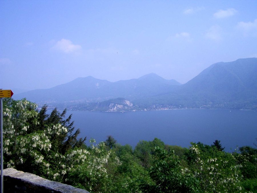 Vista dal Sacro Monte di Ghiffa sul Lago Maggiore