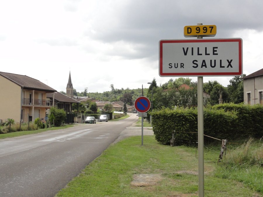 File:Ville-sur-Saulx (Meuse) city limit sign.jpg