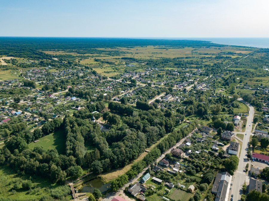 Veduta aerea di Gdov nell'Oblast di Pskov, Russia