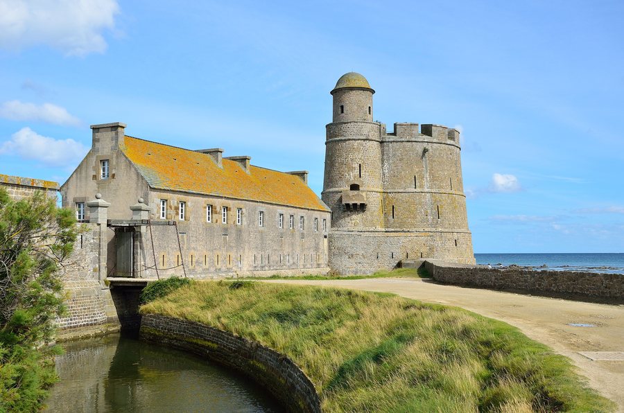 File:Tour Vauban, Tatihou, Saint Vaast La Hougue 01.jpg