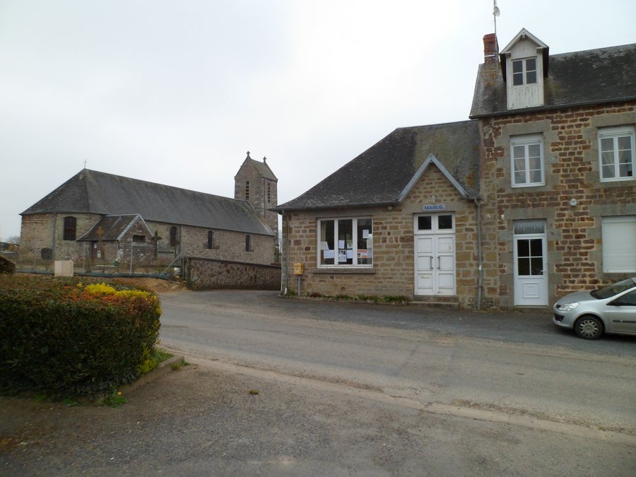 File:Beaucoudray - Mairie et église Saint-Laurent.JPG