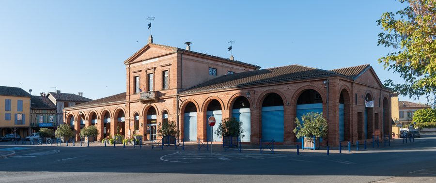 File:Town hall of L'Isle-en-Dodon (5).jpg