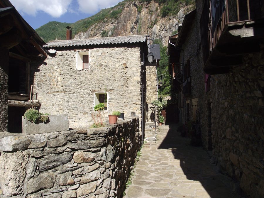 Centro storico di Barruera con architettura tradizionale