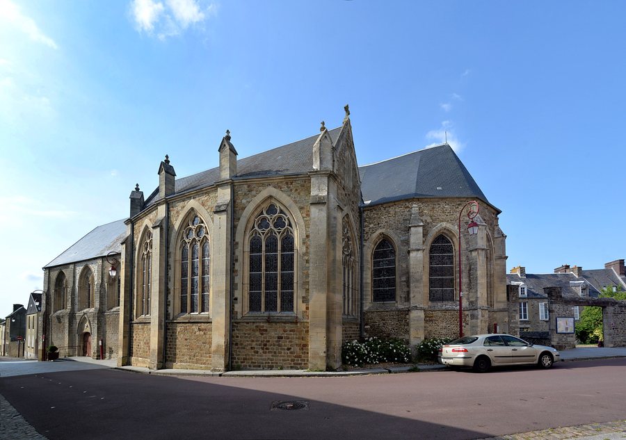 File:Église Saint-Laurent de Torigni-sur-Vire. Vue sud-est.jpg