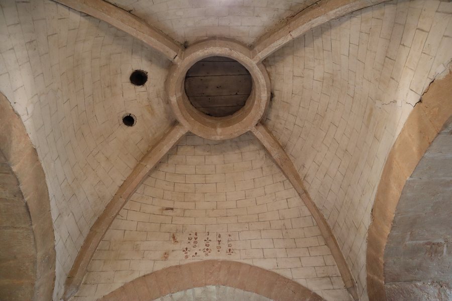 File:Intérieur de l'église Saint-Léger à Thenissey (Côte-d'Or) 05.jpg