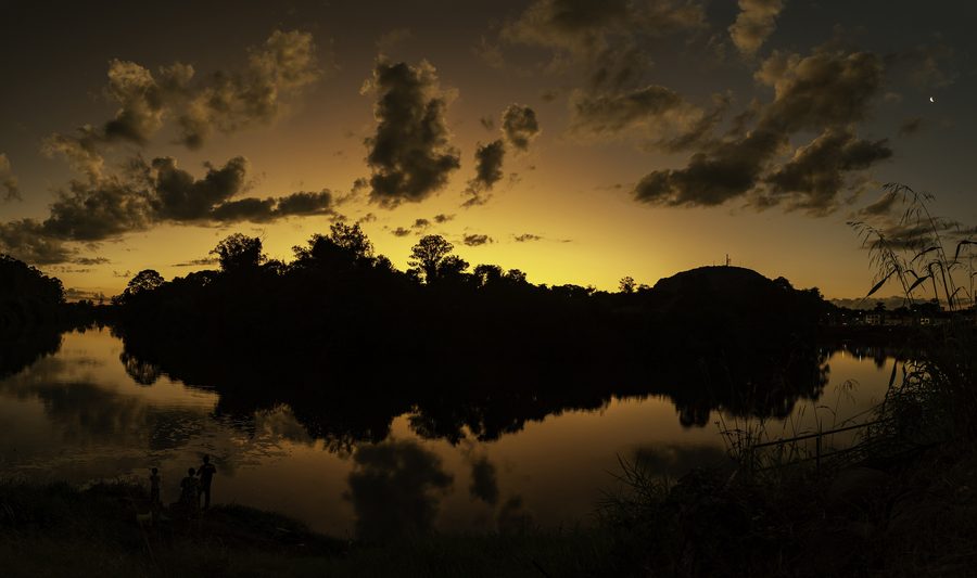 Der Rio Caí bei Sonnenuntergang in Montenegro im brasilianischen Bundesstaat Rio Grande do Sul