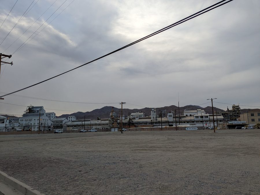 Impianto di Searles Valley Minerals a Trona, California