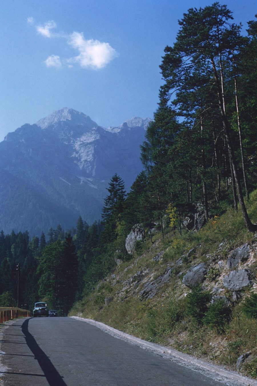 Gesäusestraße nahe Gstatterboden mit dem Großen Buchstein in der Steiermark