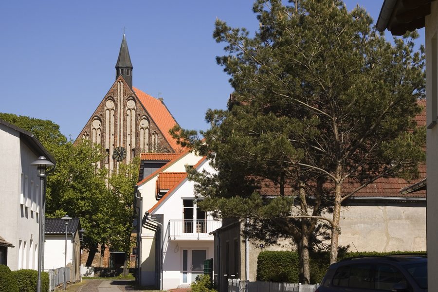 Vista della chiesa di San Giorgio a Wiek auf Rügen