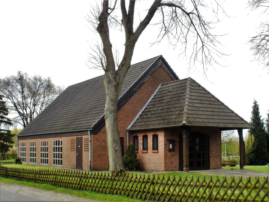 Friedhofskapelle der Kirche in Lüder