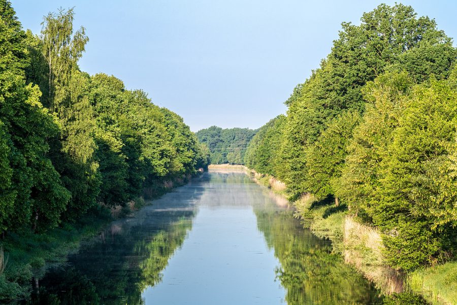 Alte Fahrt des Dortmund-Ems-Kanals bei Senden mit Blick auf den Kanal und die Uferlandschaft