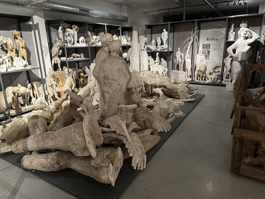 Collezione di statue in gesso al Lindesnes Bygdemuseum a Vigeland