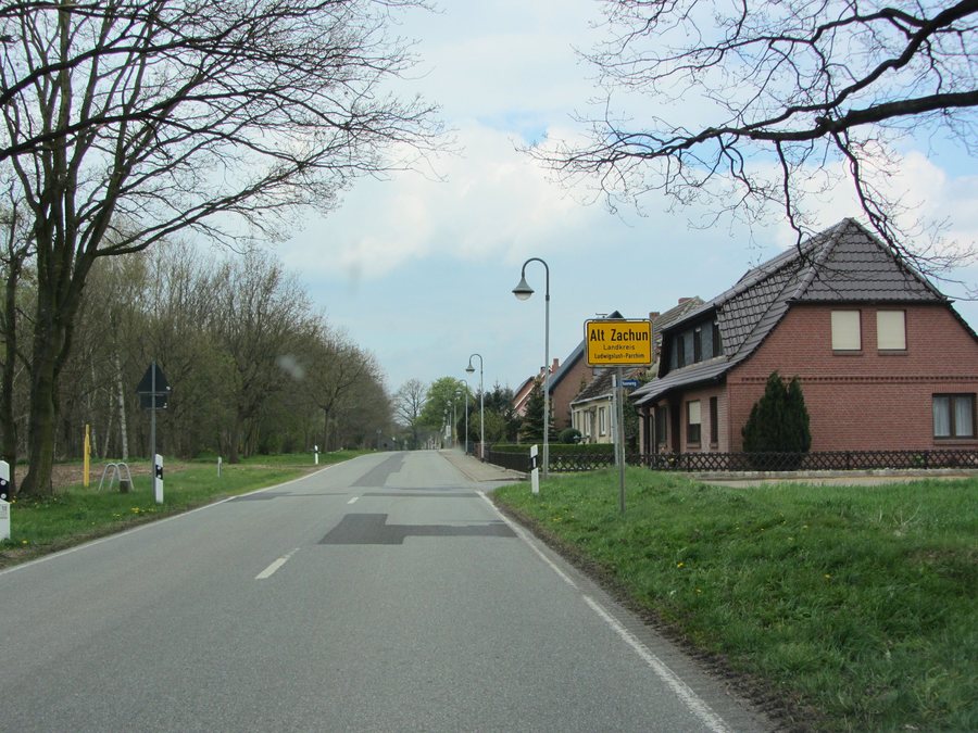 File:Alt Zachun Hauptstraße 2012-04-25 040.JPG