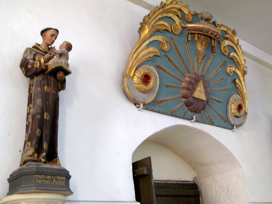File:Liart - église (St-Antoine-de-Padoue et dessus de porte) 1299.jpg