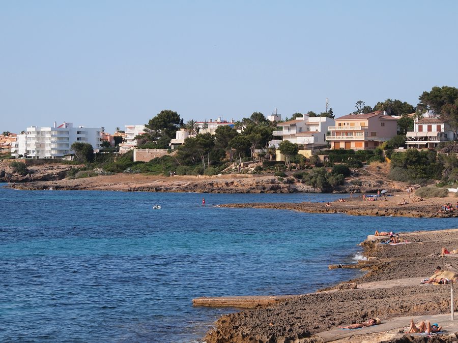 Platja i costa rocosa de Cala Blava, Llucmajor, Mallorca