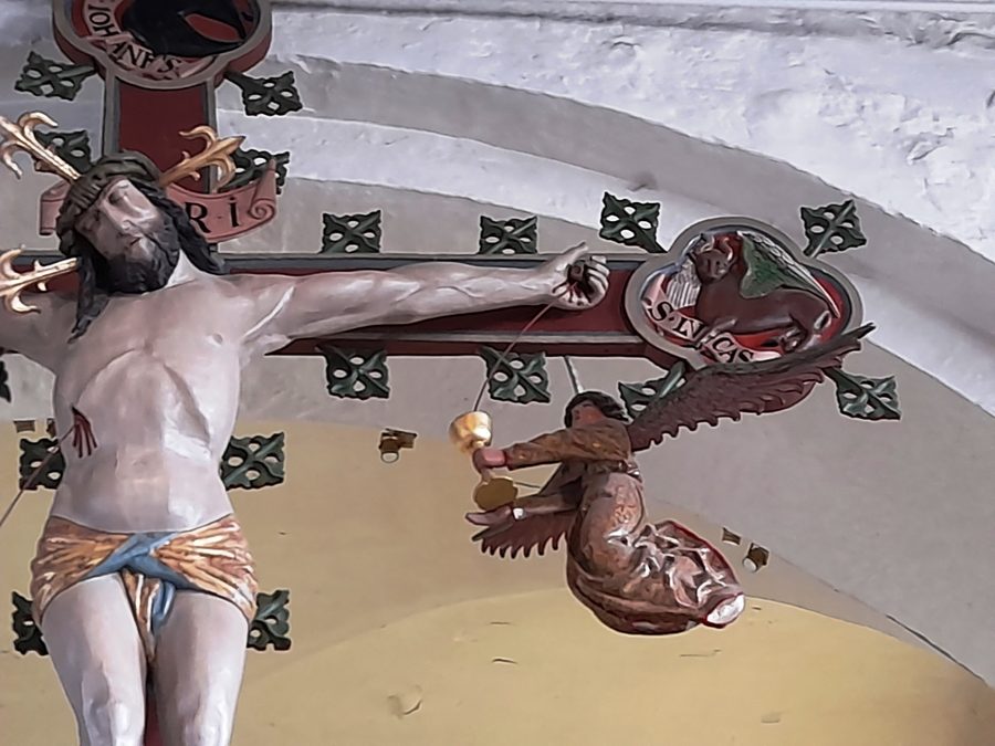 Angelo con calice nella chiesa di San Pietro a Bosau