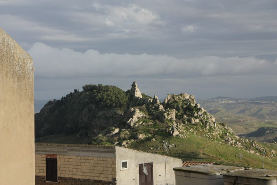 Vista di Colle San Marco sull'altopiano boscoso presso Ascoli Piceno