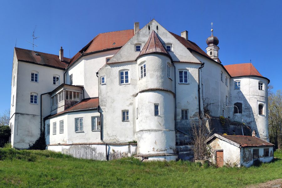 Schloss Wildenberg im niederbayerischen Landkreis Kelheim