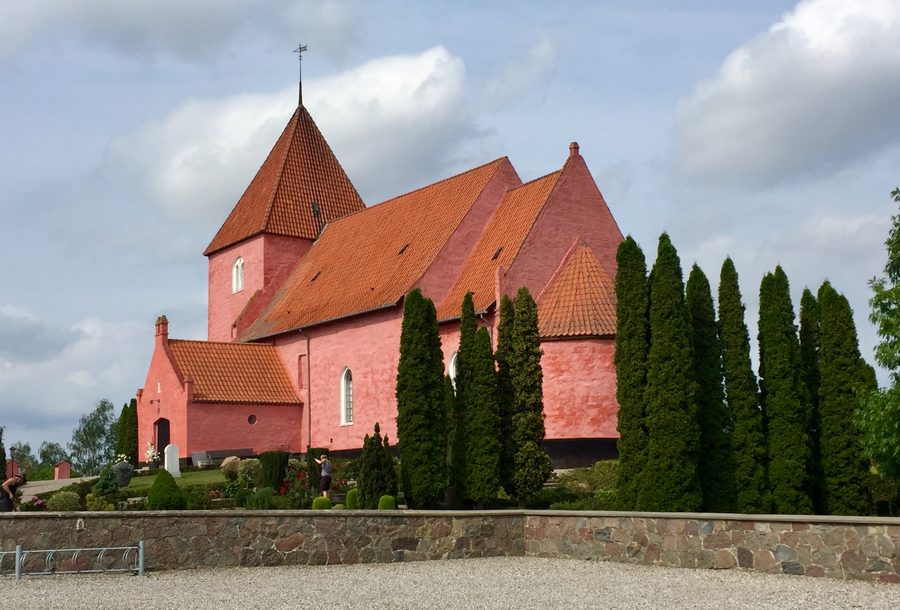 Tingsted Kirke auf Falster in Dänemark