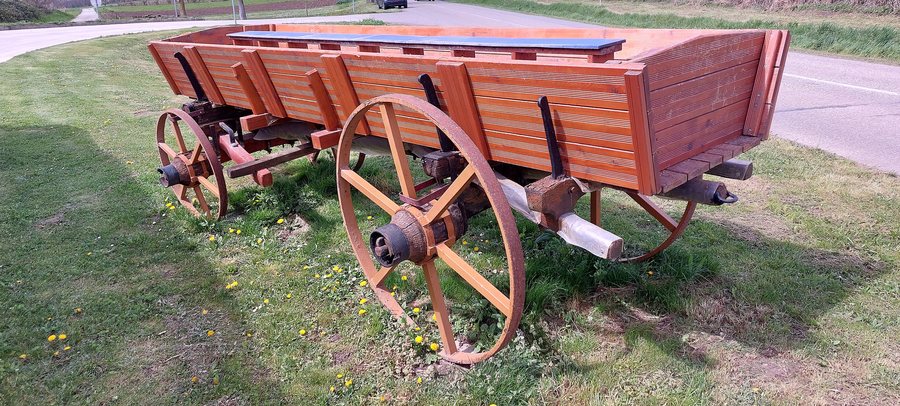 File:Blaesheim char a banc2.jpg
