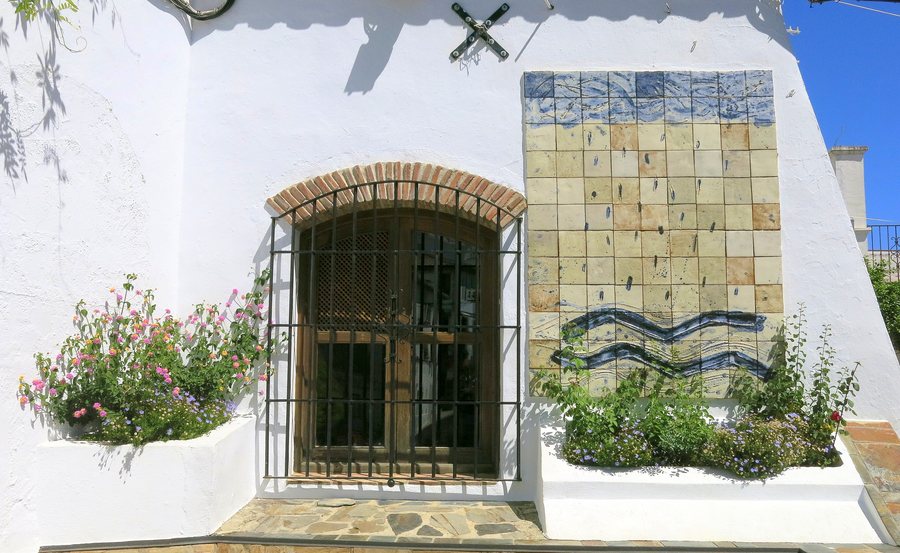 File:Benalauría, Málaga Province, Andalucía, Spain (23699130965).jpg