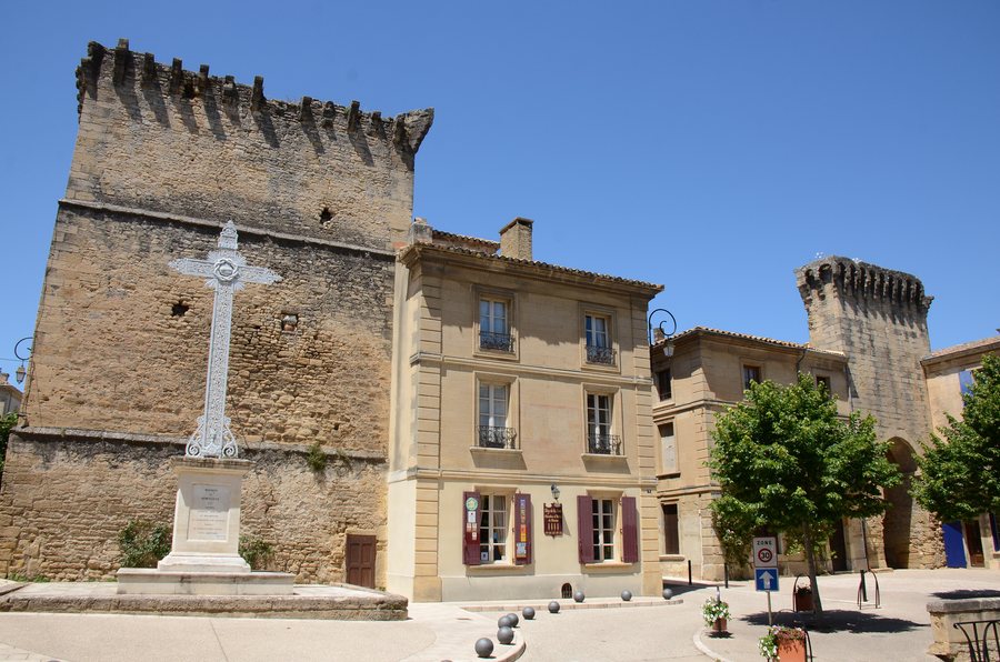File:Ancient buildings in Remoulins Gard district France - panoramio.jpg