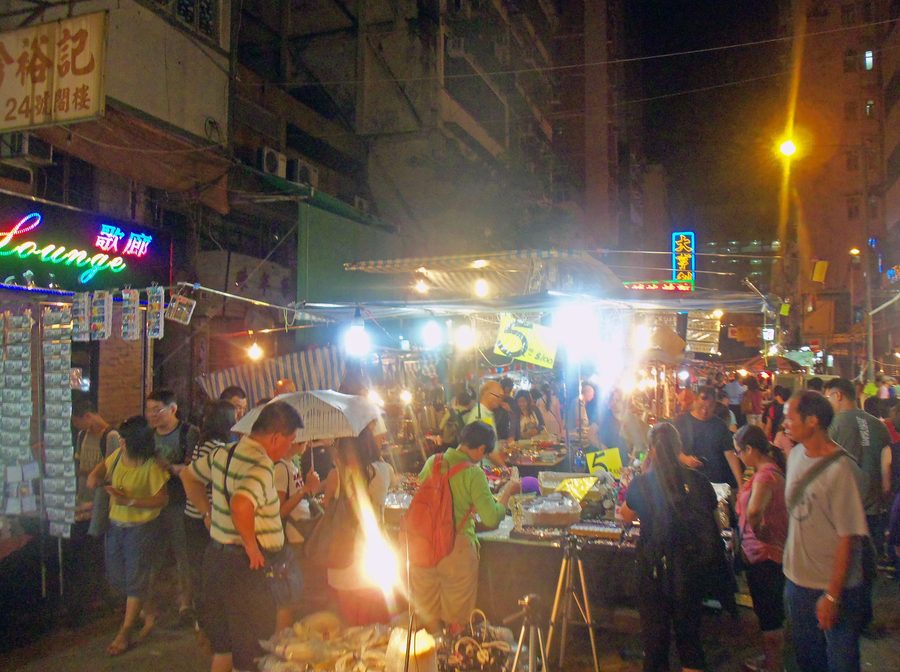 Temple Street Night Market di notte