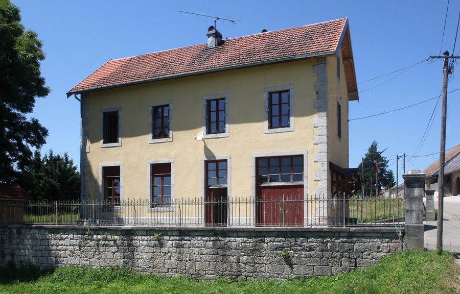 File:Longcochon, mairie - img 43973.jpg