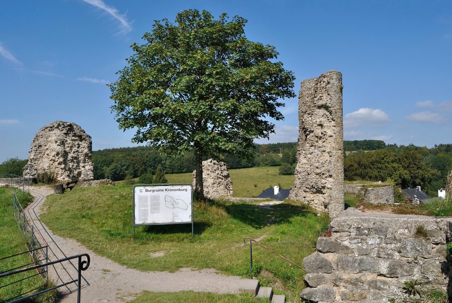Rovine del castello di Kronenburg a Kronenburg