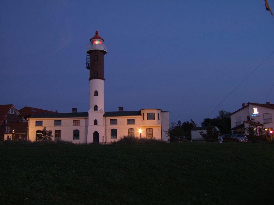 Leuchtturm in Timmendorf auf der Insel Poel am Abend