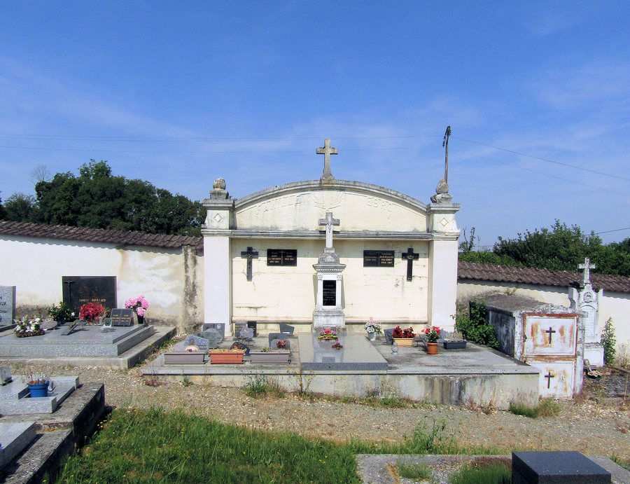 File:Andelnans, Cimetière.jpg