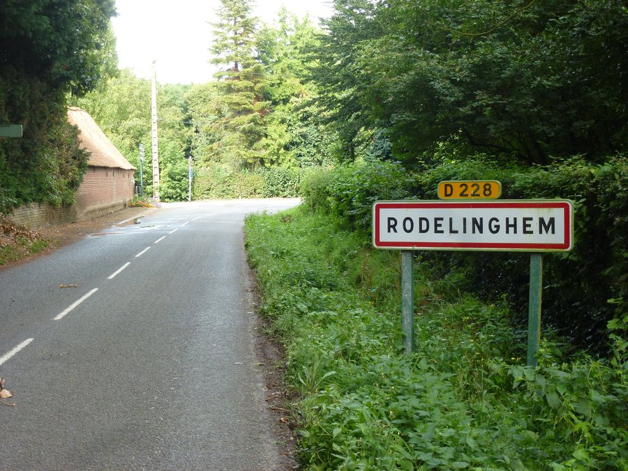 File:Rodelinghem (Pas-de-Calais) city limit sign.JPG