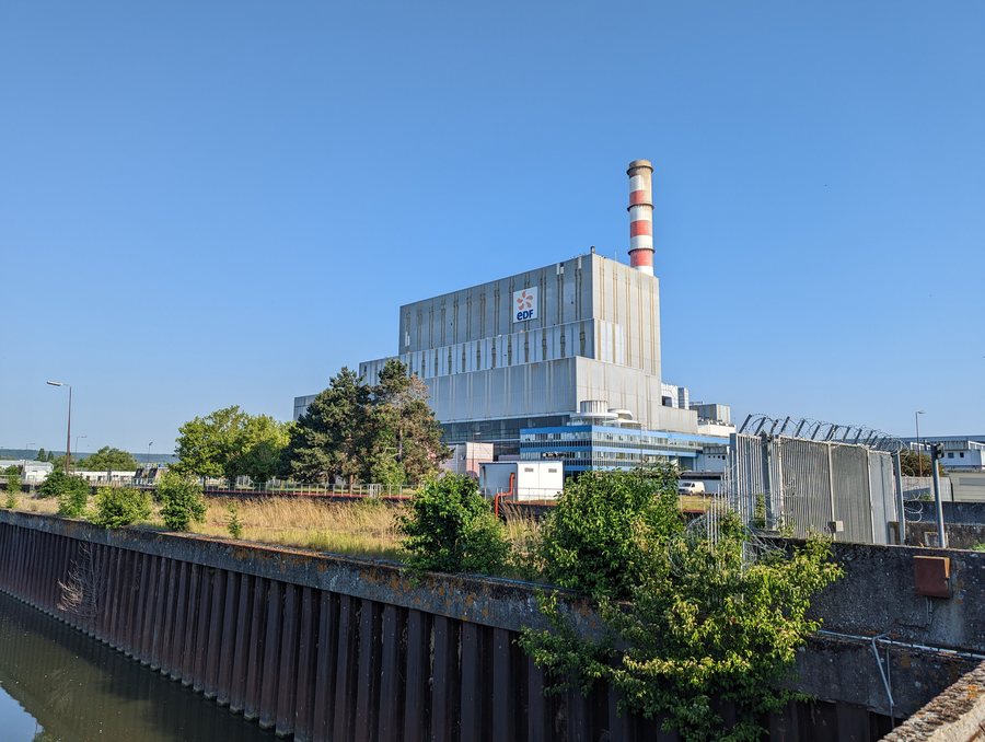 File:Centrale électrique de la Maxe - June 2023.jpg