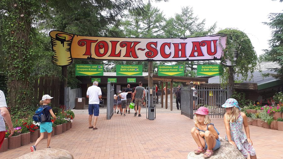 Haupteingang der Tolk-Schau bei Schleswig