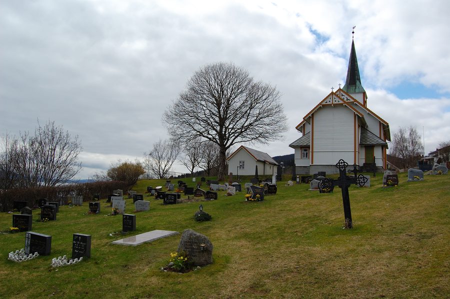 Vista esterna della chiesa di Stranda a Vanvikan