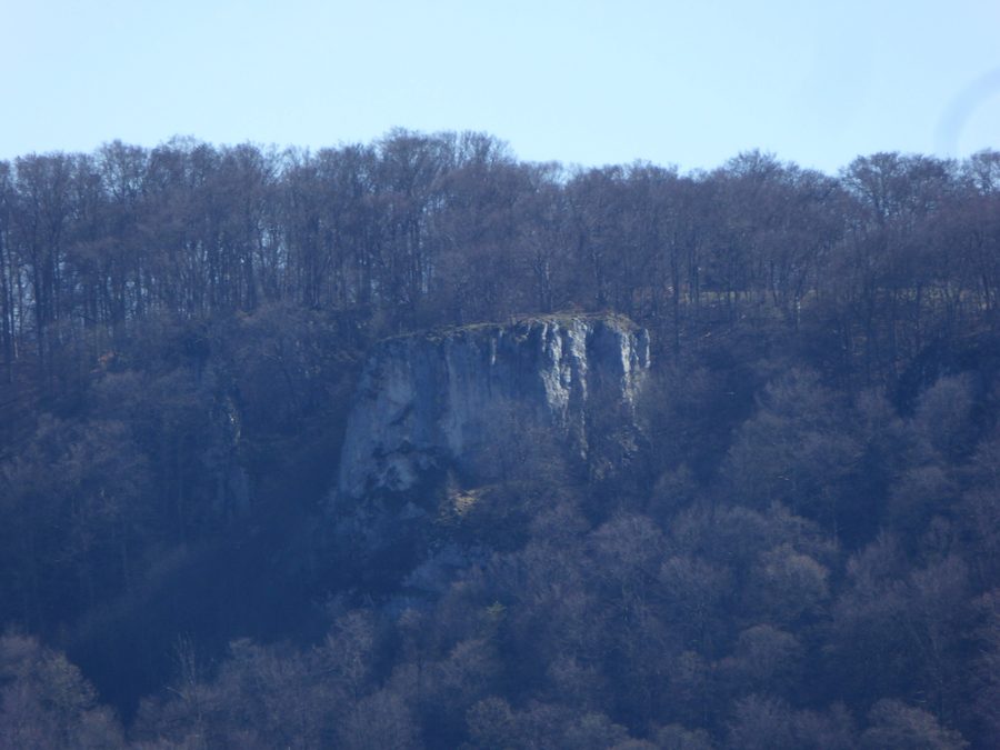 Vista sulla valle Ermstal verso la scarpata dell’Alb presso Dettingen an der Erms