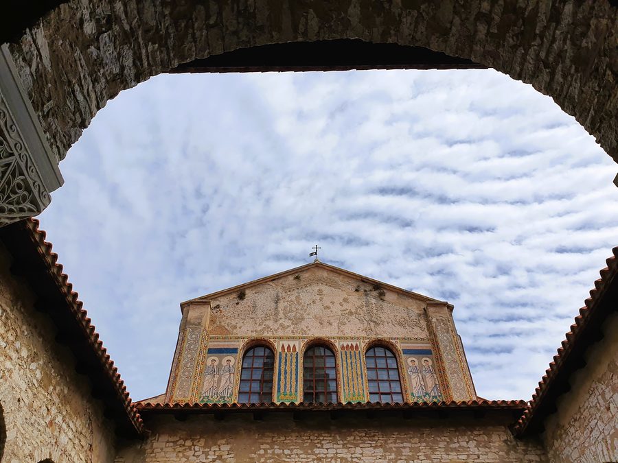 Cortile interno della Basilica Eufrasiana a Poreč
