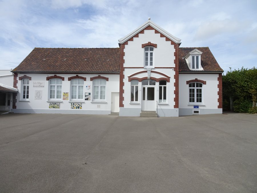 File:Audembert - Mairie-école en 2022.jpg