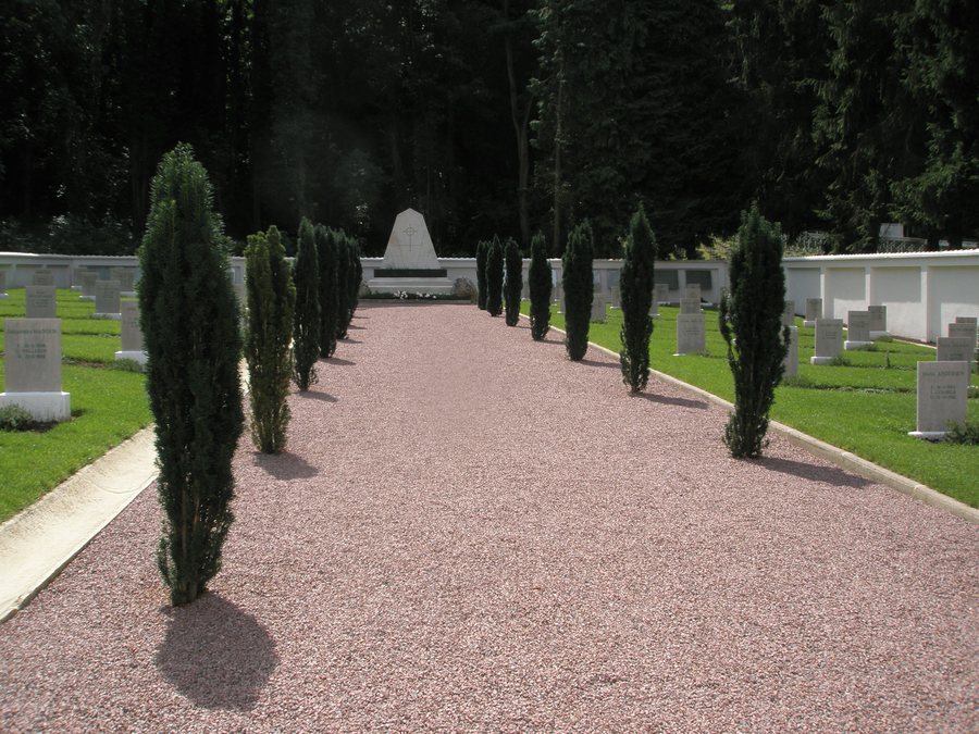 File:Danske soldatergrave i Braine 3.JPG