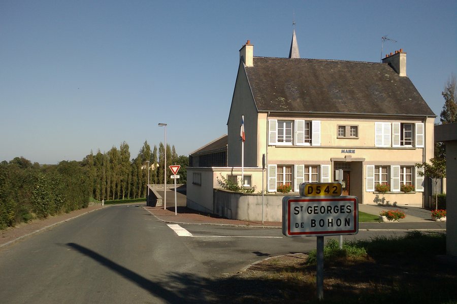 File:Saint-Georges-de-Bohon - Mairie.jpg