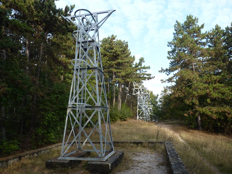 File:Nagykovácsi Miners' Memorial.jpg