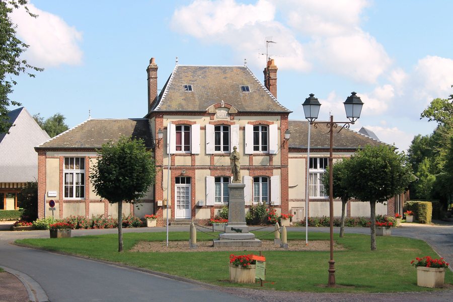File:Bourgeauville mairie.JPG