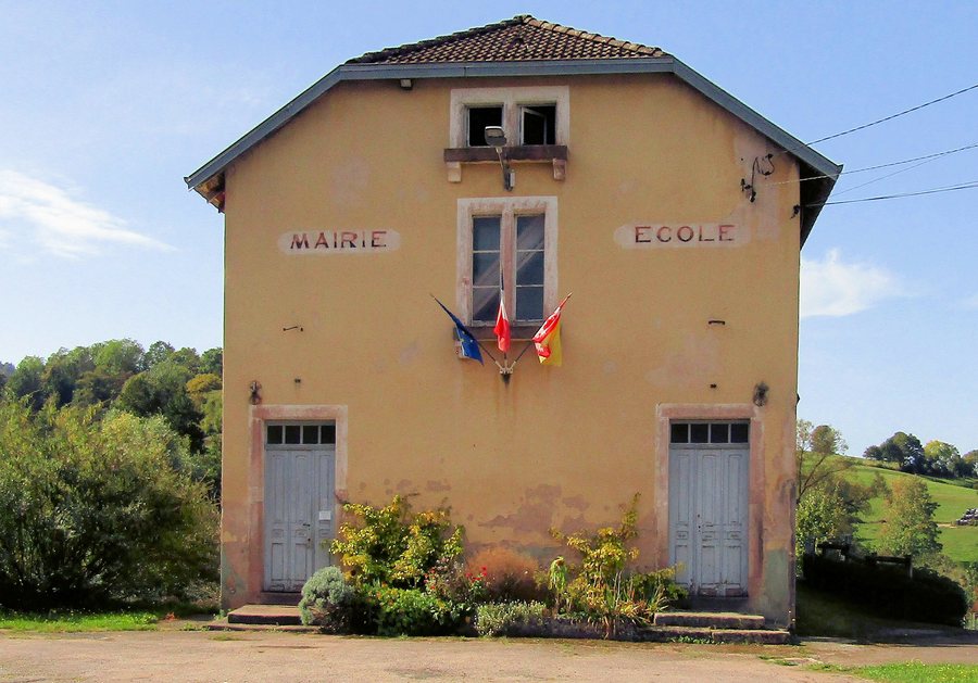 File:Saint-Jean-d’Ormont, Mairie-école.jpg
