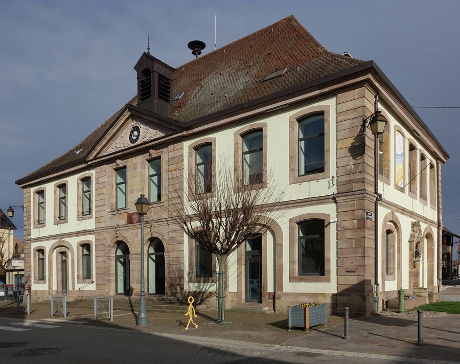File:Hôtel de ville (Sainte-Croix-en-Plaine).jpg