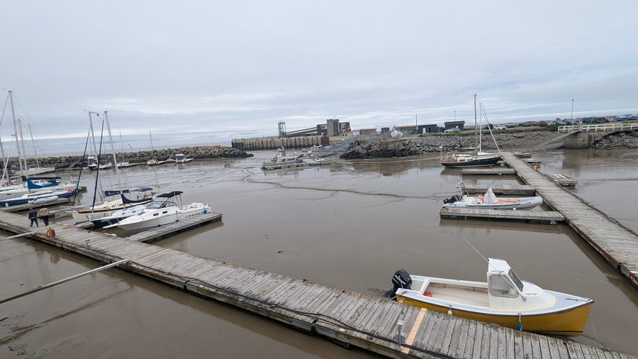 Marina di Rivière-du-Loup con la bassa marea