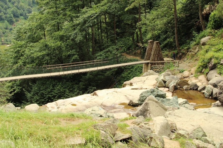 Cascata Mençuna nella valle del Kamilet presso Arhavi nella provincia di Artvin