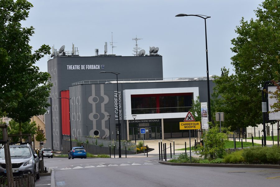 File:2023-08-14 Theatre Le Carreau in Forbach.jpg